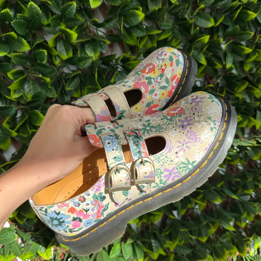 🌸Dr. Martens floral Mary Jane shoes